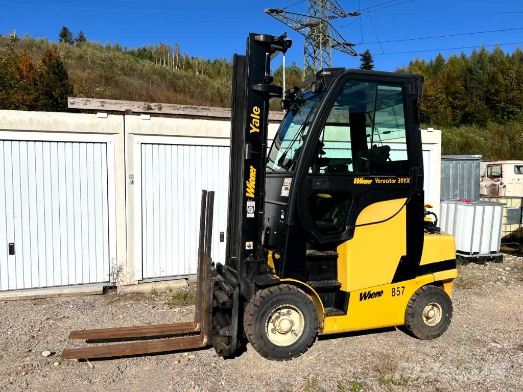 Yale GLP 030 VX LPG trucks