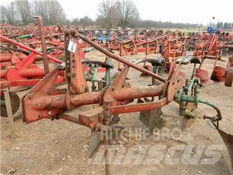 Kverneland 3 Conventional ploughs