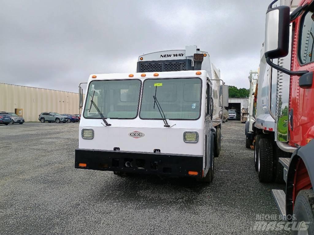  Crane Carrier LE Waste trucks