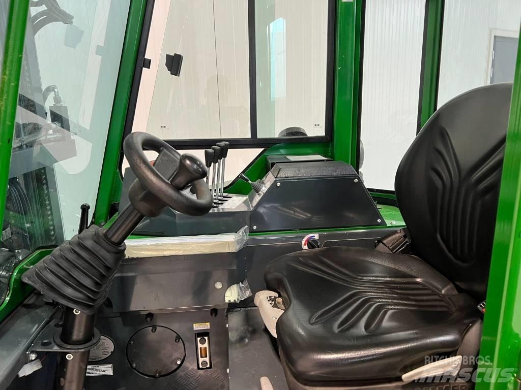 Combilift CB2500 lpg 4-way reach trucks