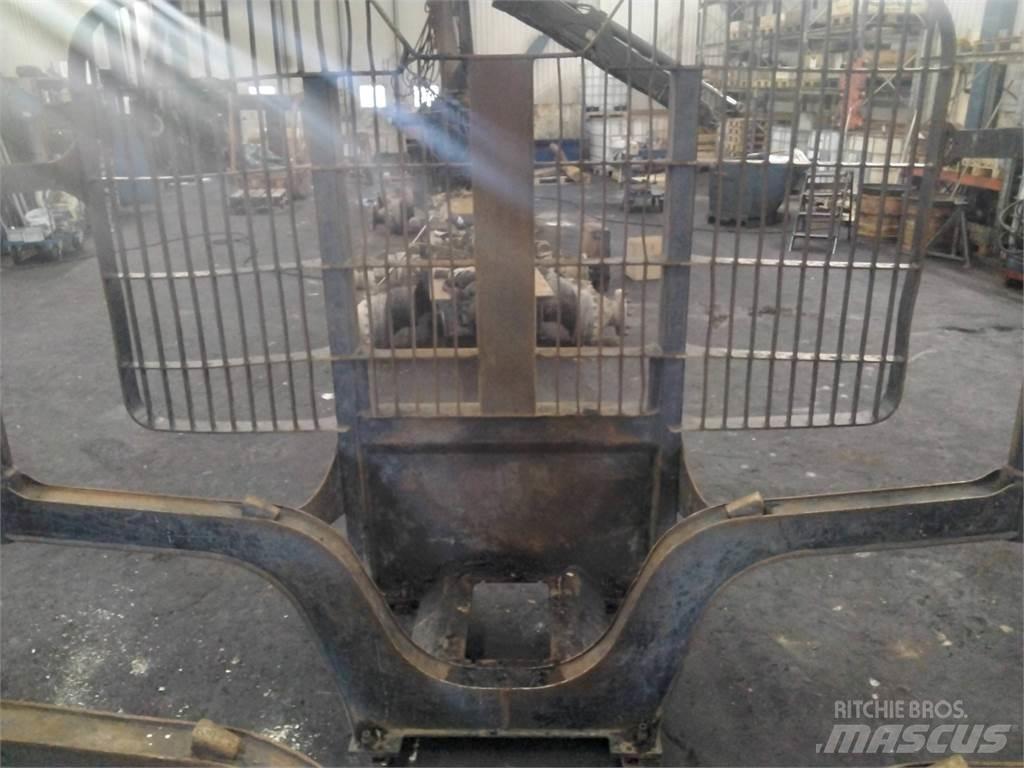 John Deere 1110E Other components