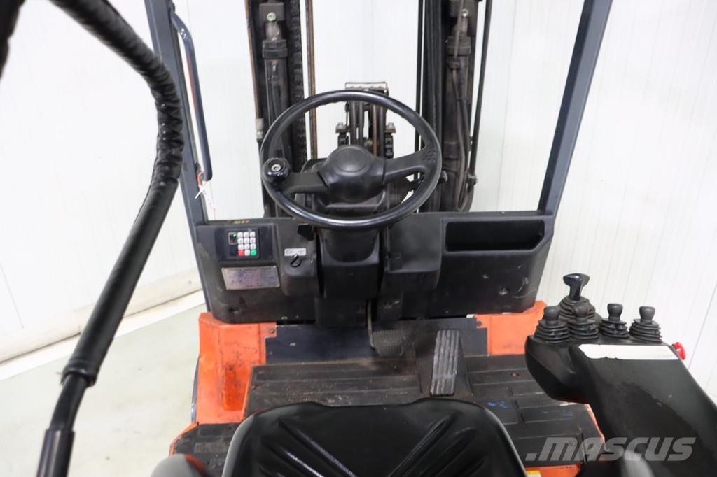 Toyota 7FBMF30 Electric forklift trucks