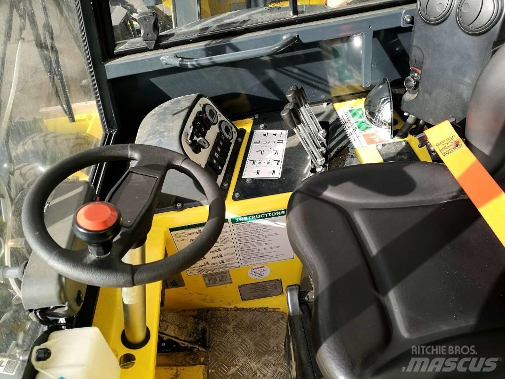 Moffett M8 35.3 Rough terrain trucks