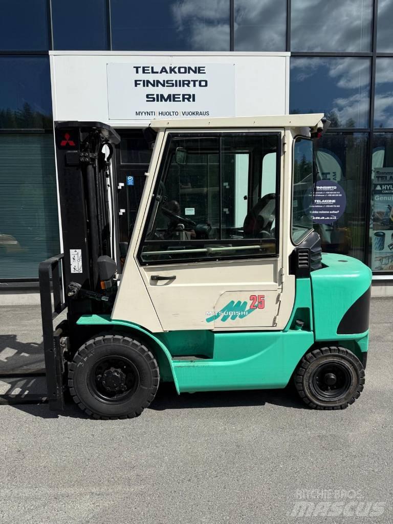 Mitsubishi FD 25 K Diesel trucks
