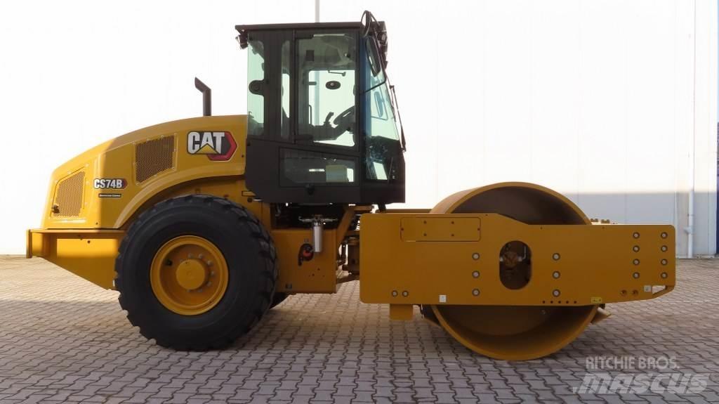 CAT CS 74 B Single drum rollers
