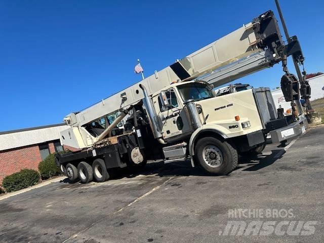 National Crane 1800 Tracked cranes