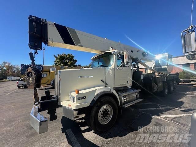 National Crane 1800 Tracked cranes
