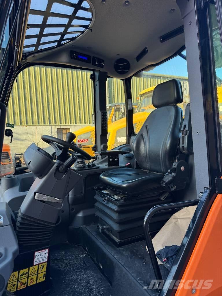 Develon DL 80 TL-7 Mini loaders