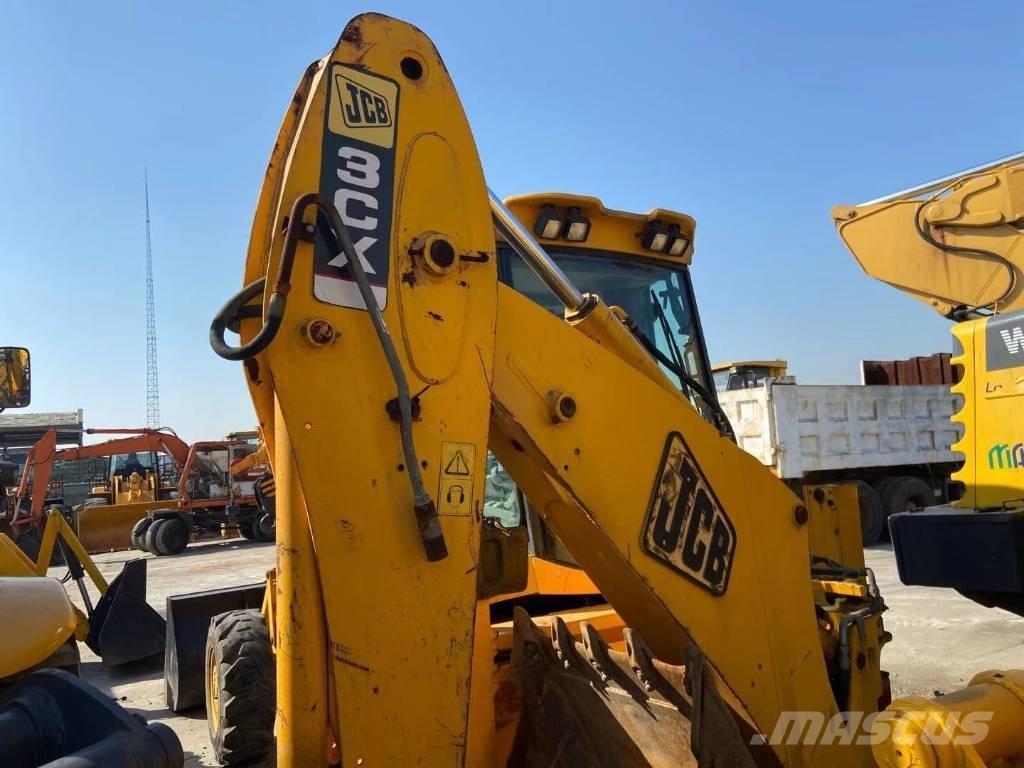 JCB 3 CX Backhoe loaders