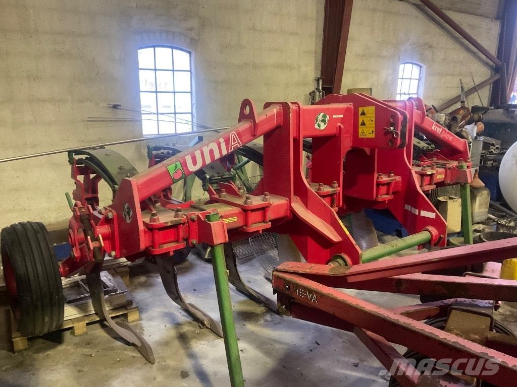 Unia Kret plov Chisel ploughs