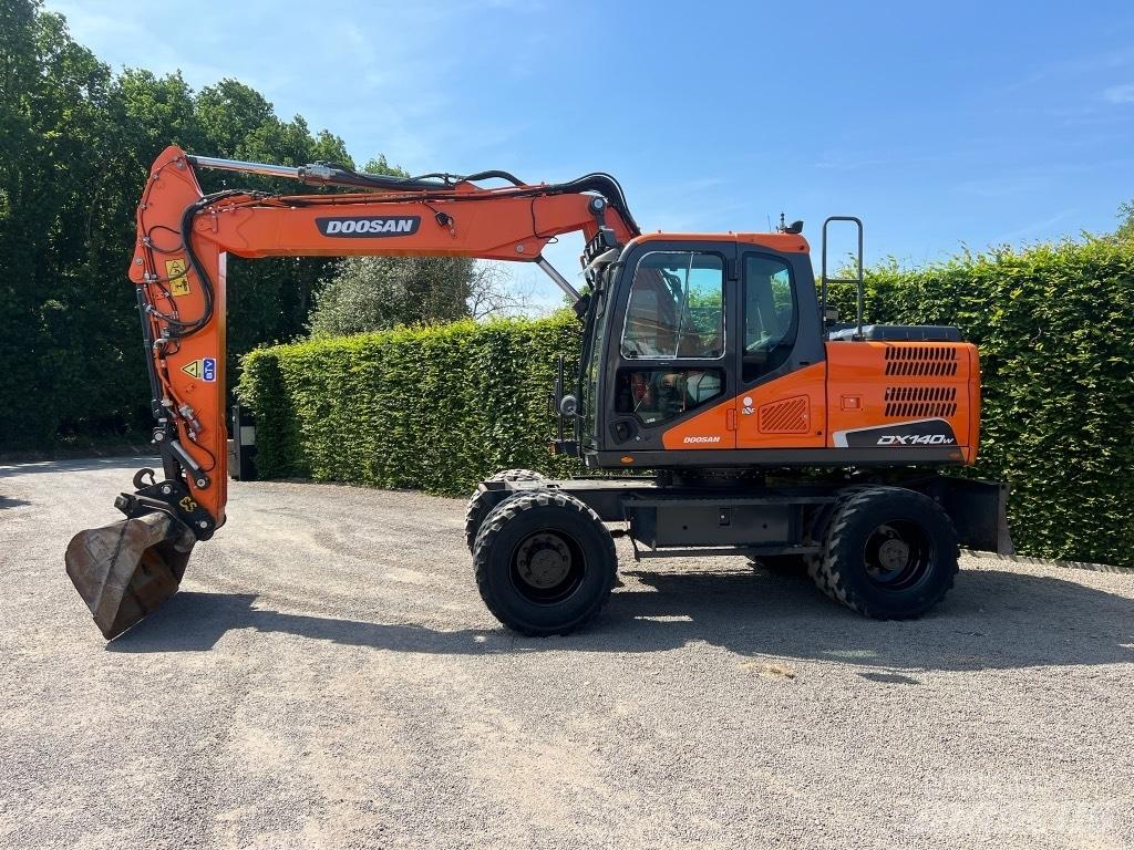 Doosan DX 140 W-5 Wheeled excavators