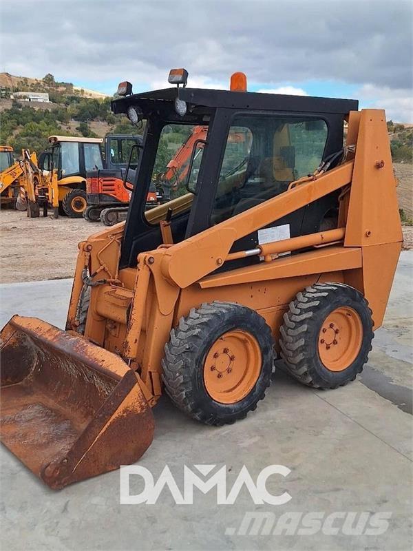 CASE 721 Skid steer loaders