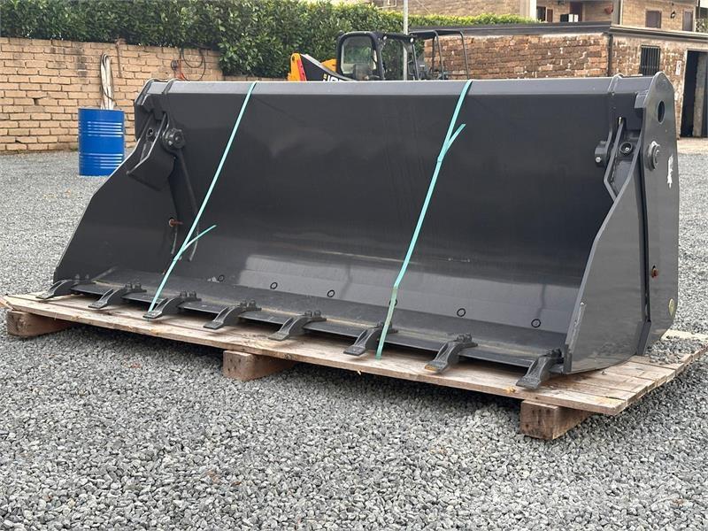 New Holland 220 Buckets