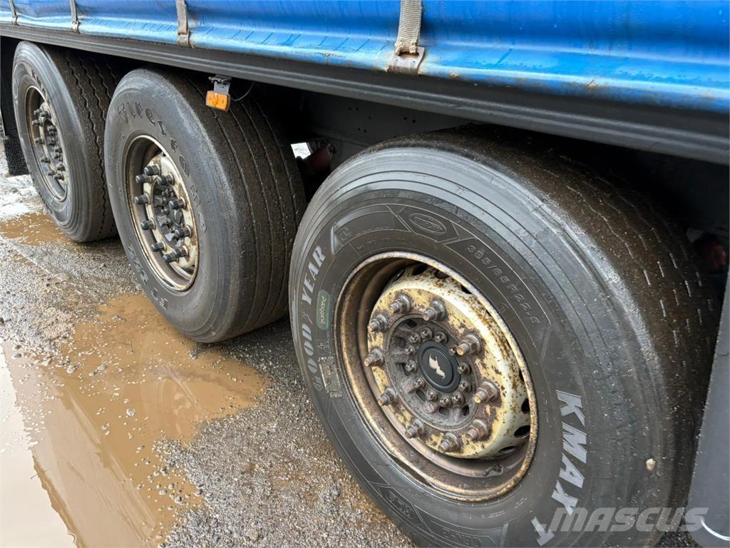 Schmitz 3aks Curtainsider semi-trailers