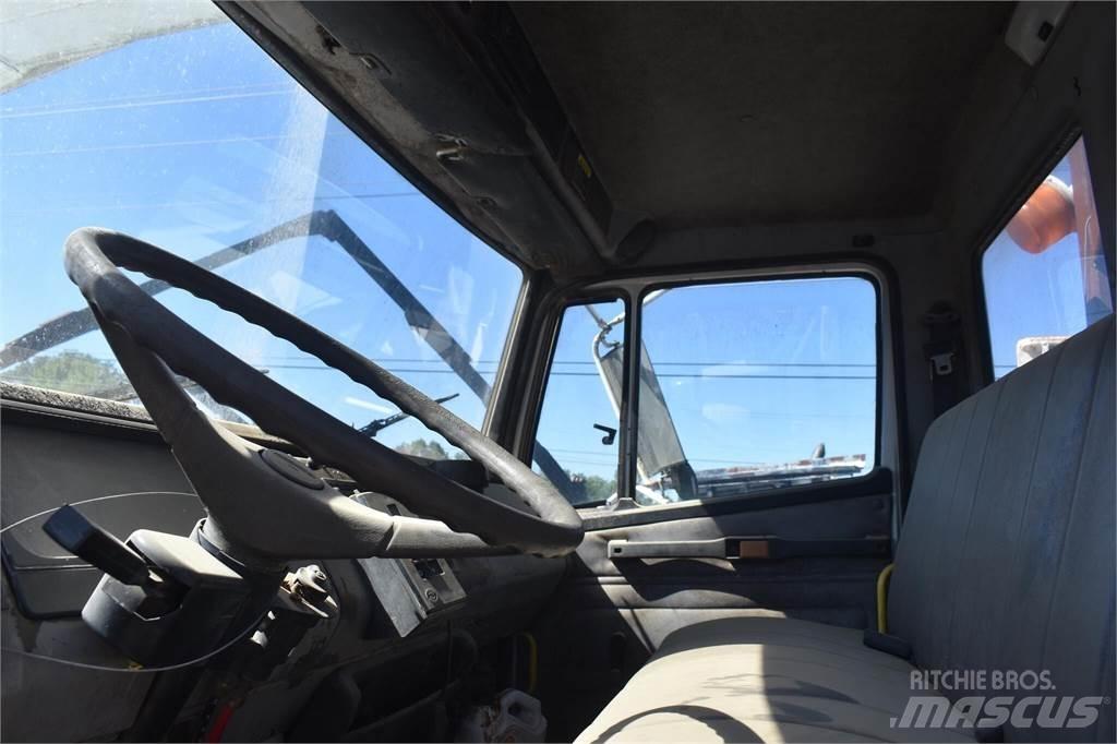 Altec A77T Truck & Van mounted aerial platforms