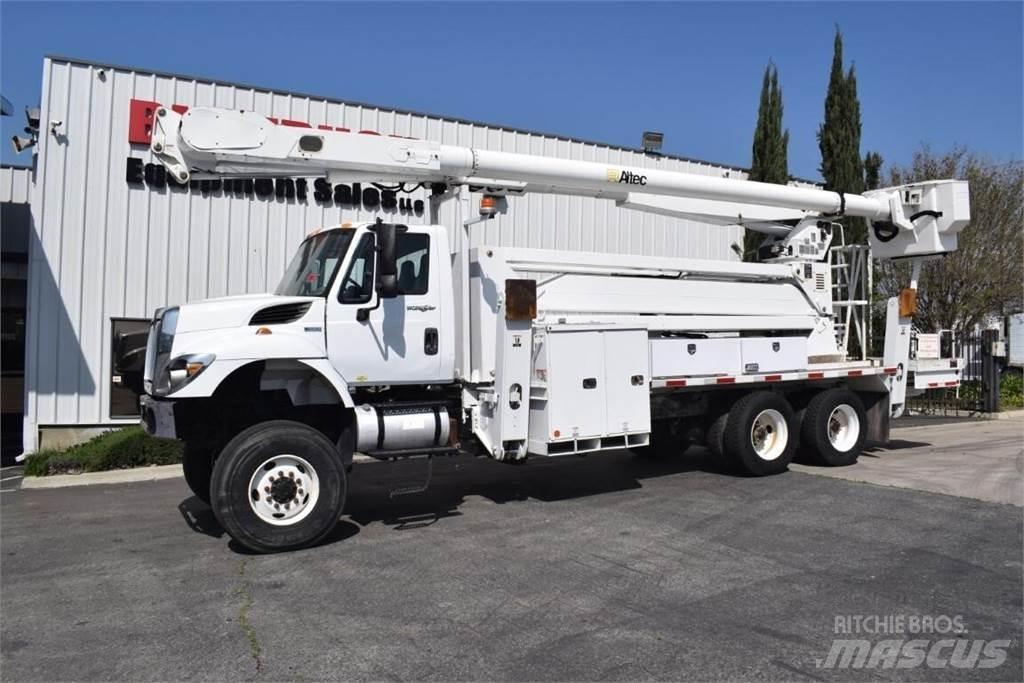 Altec AM900-E100 Truck & Van mounted aerial platforms