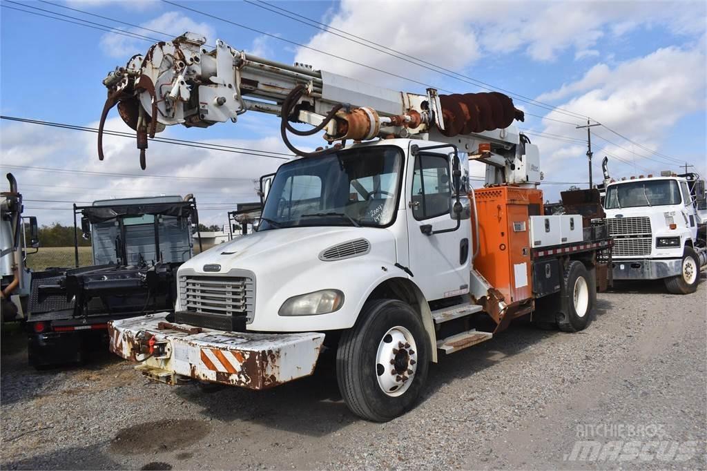 Altec D945B Mobile drill rig trucks