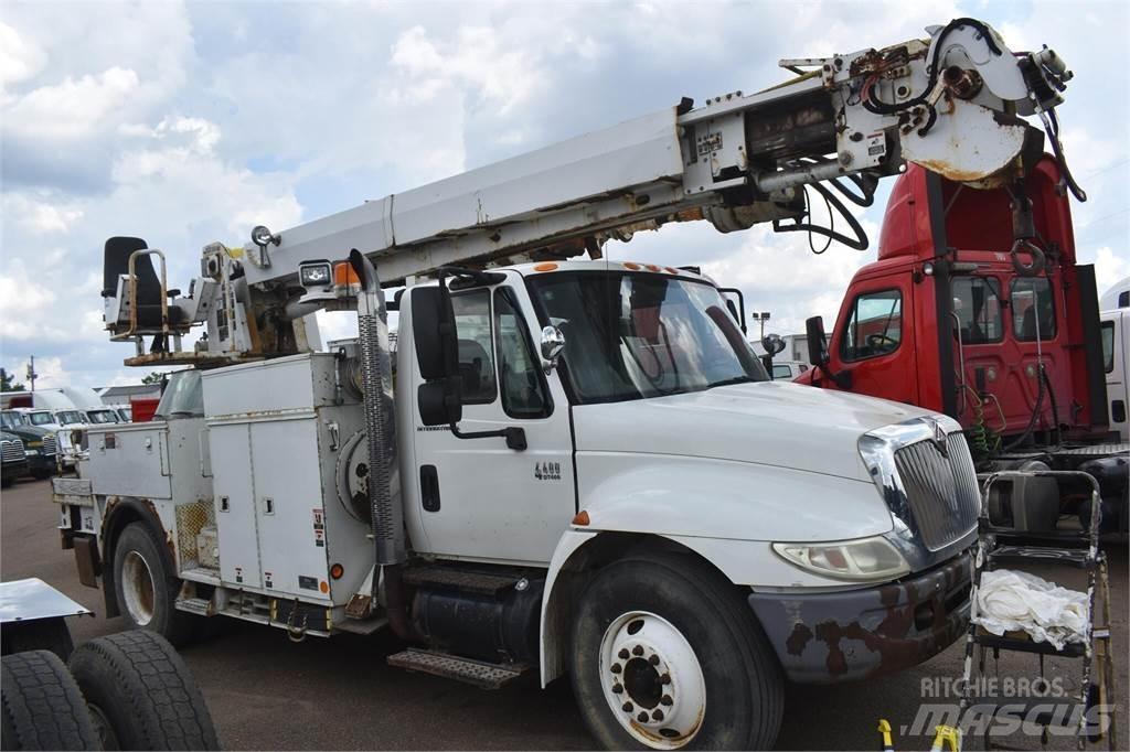 Altec DM45TR Mobile drill rig trucks