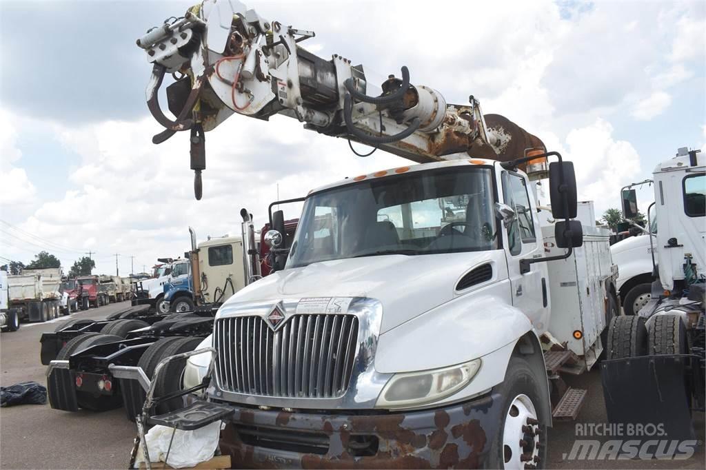 Altec DM45TR Mobile drill rig trucks