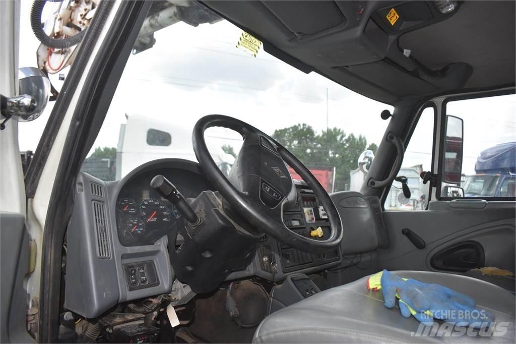 Altec DM45TR Mobile drill rig trucks