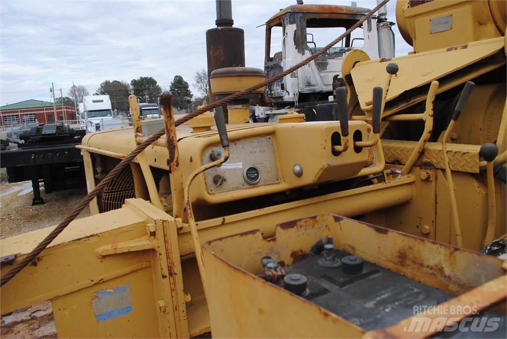 CAT 561C Pipelayer dozers