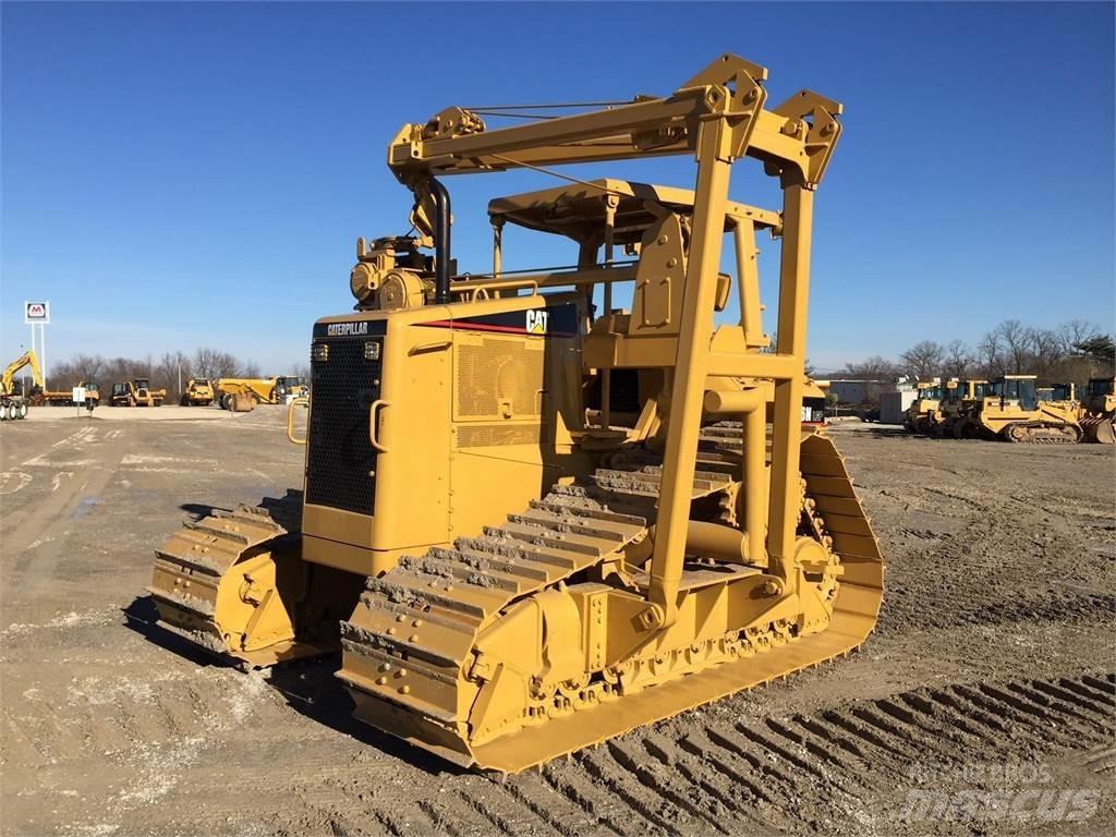 CAT D6N LGP Pipelayer dozers