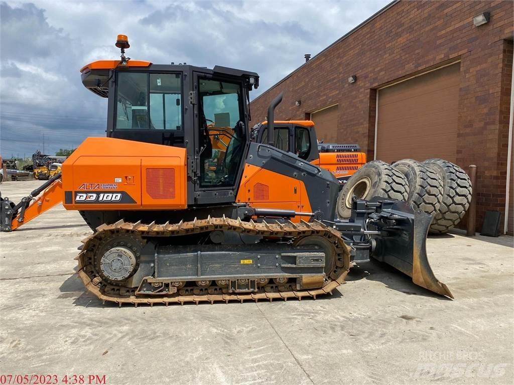 Develon DD100 Crawler dozers