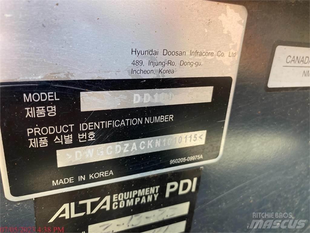 Develon DD100 Crawler dozers