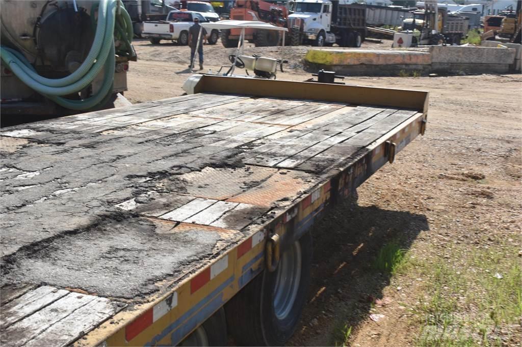 Eager Beaver  Low loader-semi-trailers