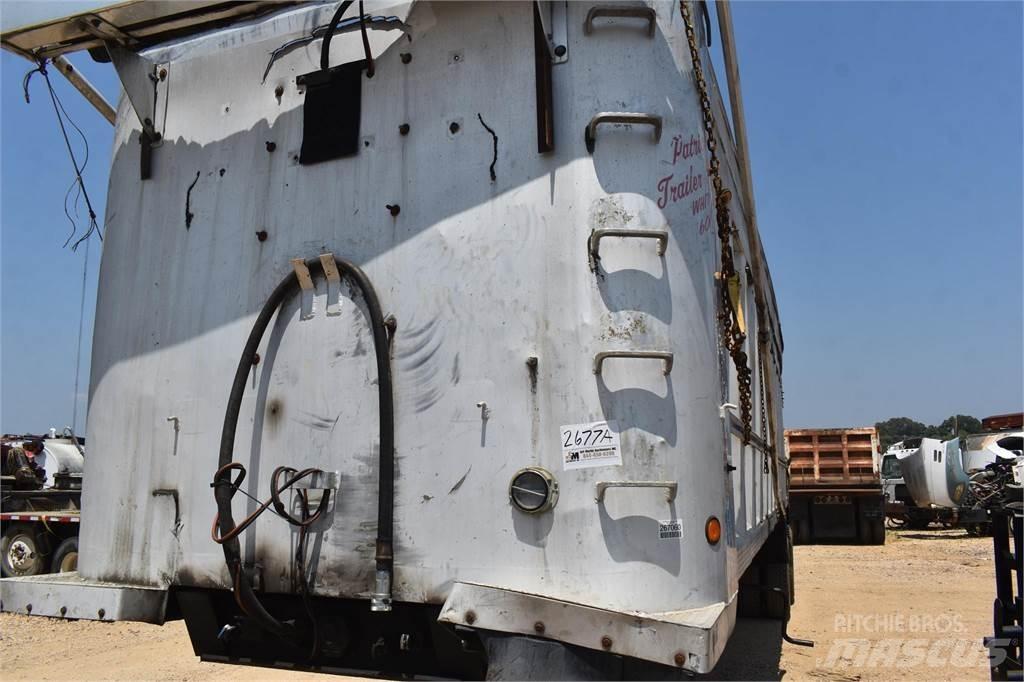 East Mfg  Tipper trailers