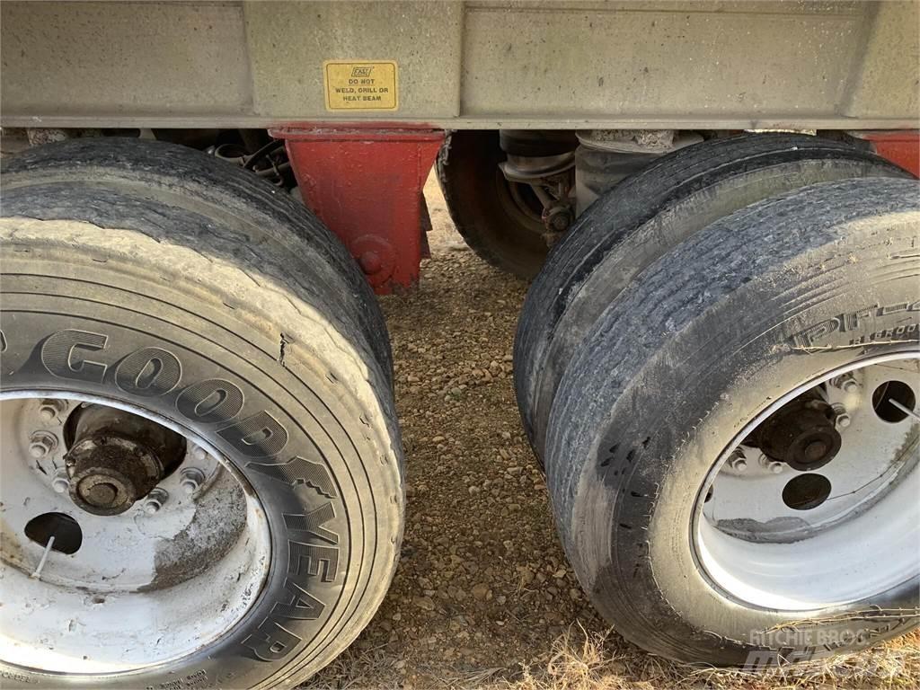 East Mfg  Tipper trailers