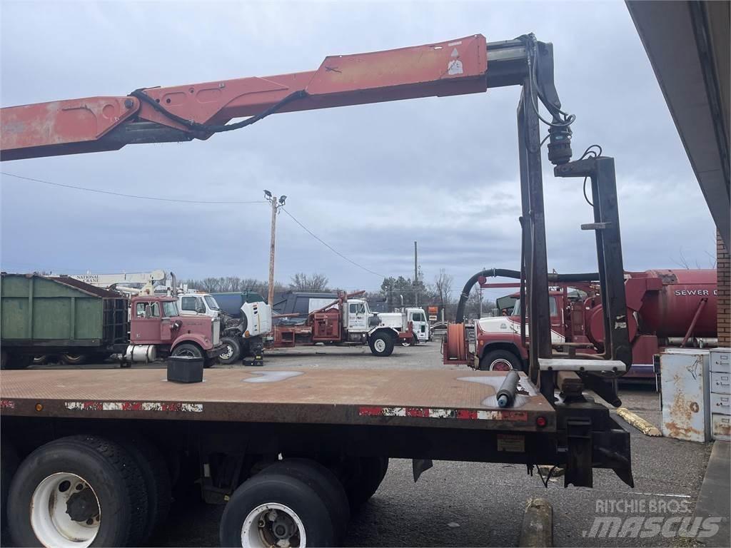 Fassi F230SE Knuckleboom loaders
