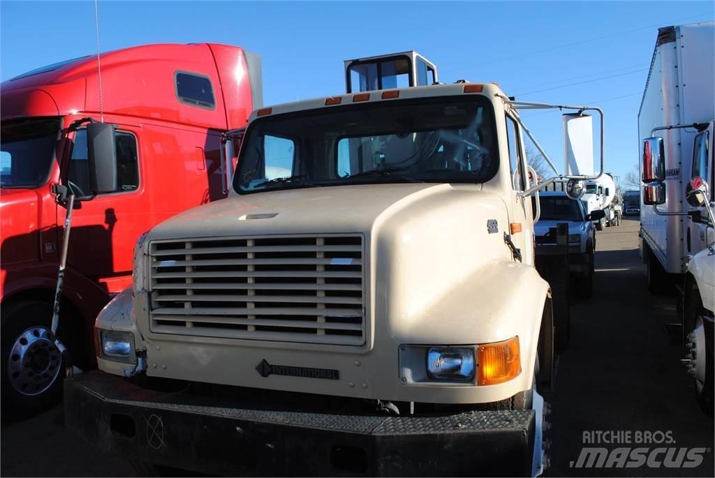 International 4700 Crane trucks