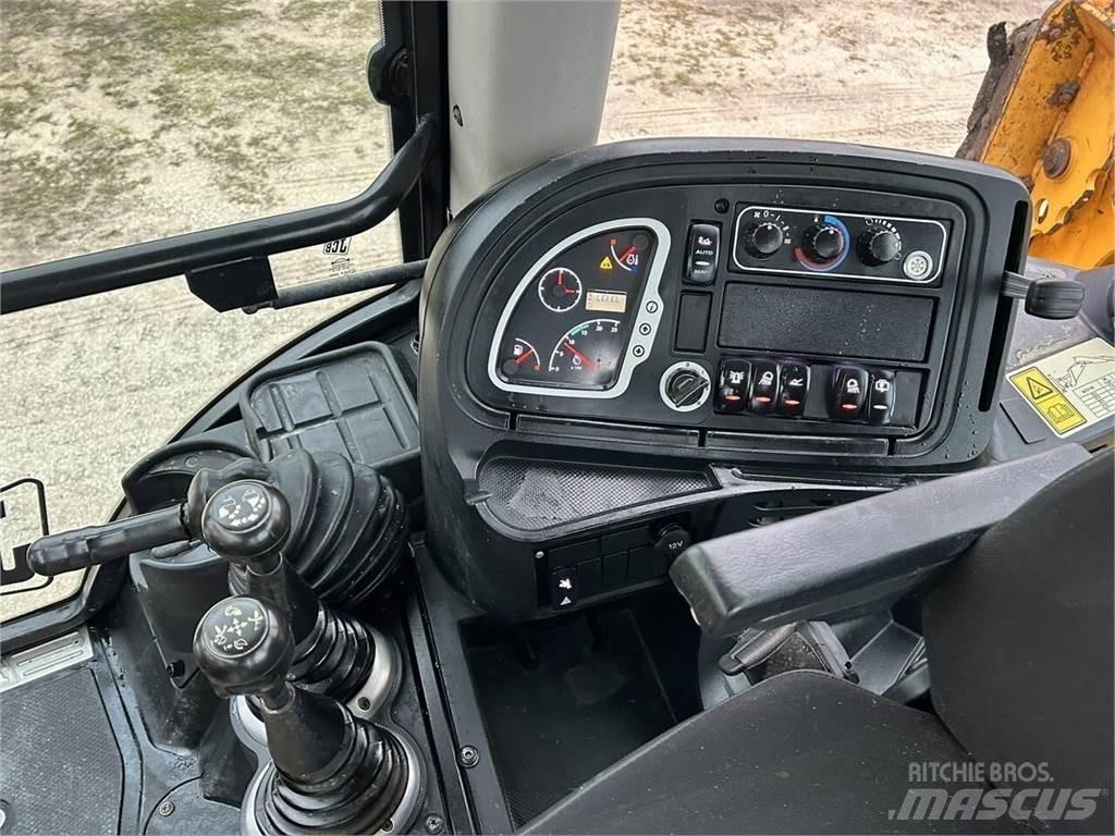 JCB 3CX Backhoe loaders