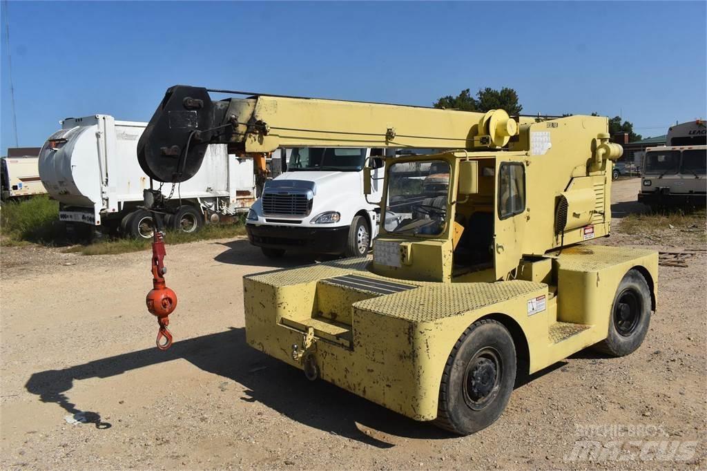 JLG 886D Rough terrain cranes