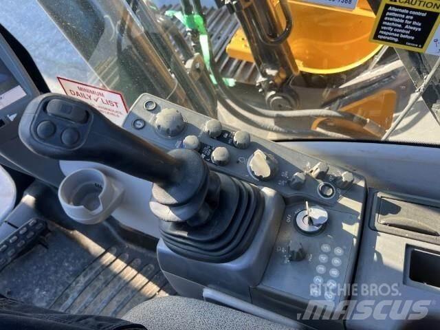 John Deere 210G LC Crawler excavators