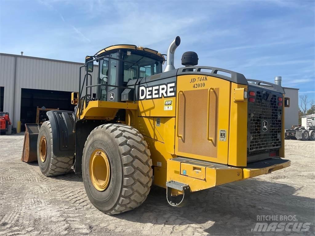 John Deere 744K Wheel loaders
