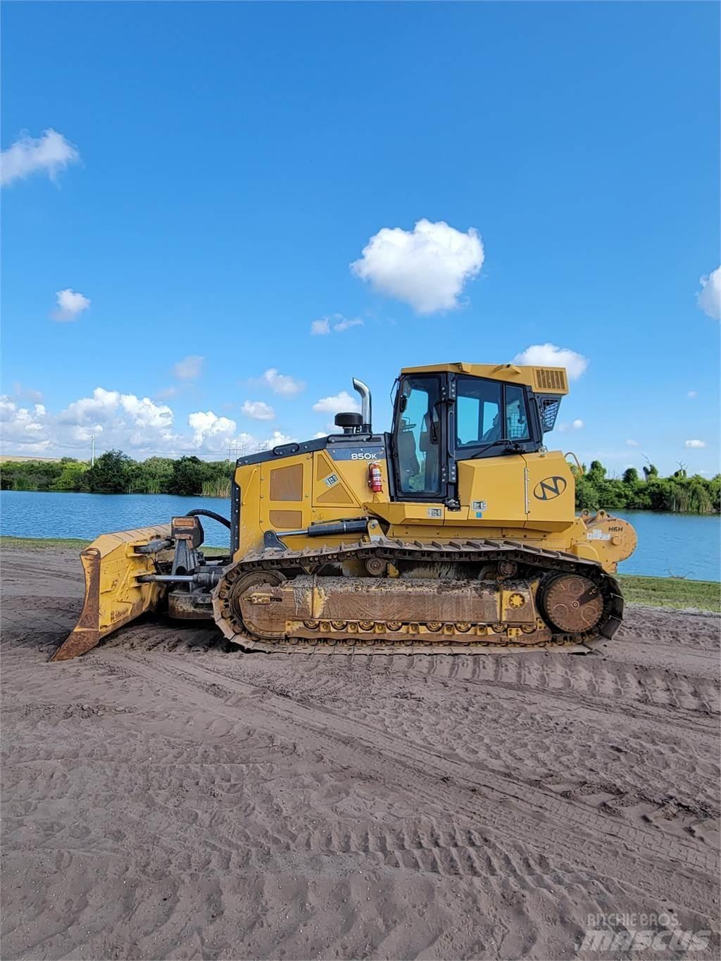 John Deere 850K WLT Crawler dozers