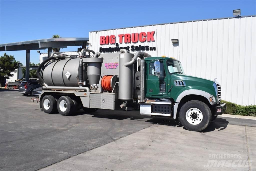 Mack GRANITE GU713 Tanker trucks