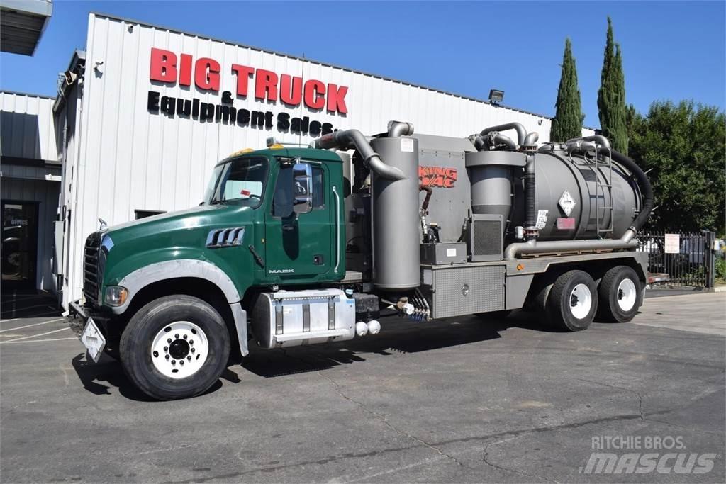 Mack GRANITE GU713 Tanker trucks