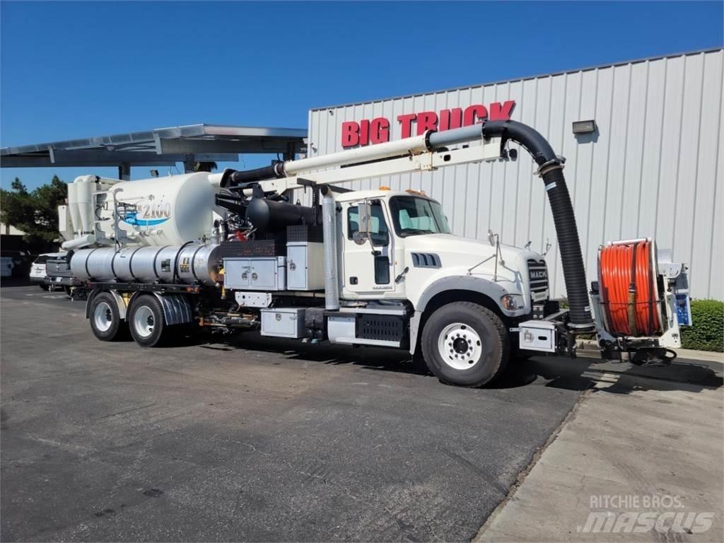 Mack GRANITE GU713 Tanker trucks
