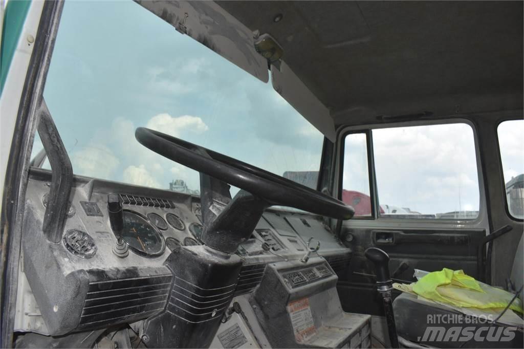 Mack MIDLINER CS200 Tanker trucks