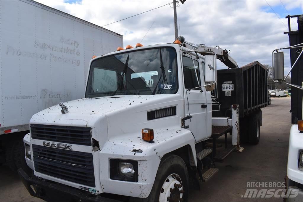 Mack MIDLINER CS300 Crane trucks