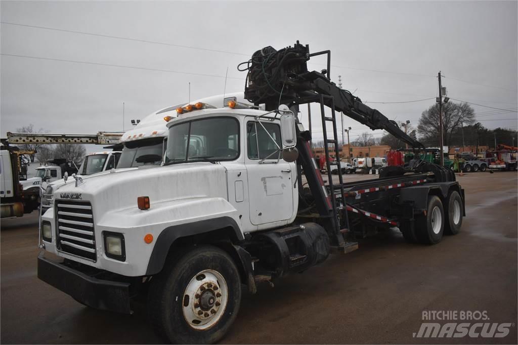 Mack RD688S Crane trucks