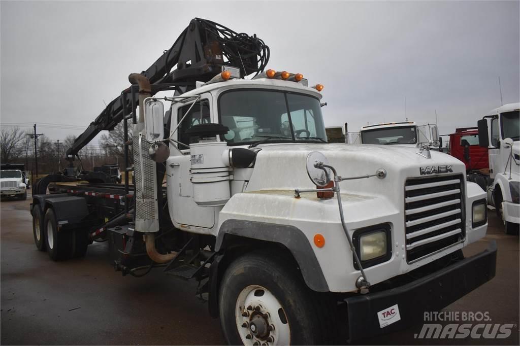 Mack RD688S Crane trucks