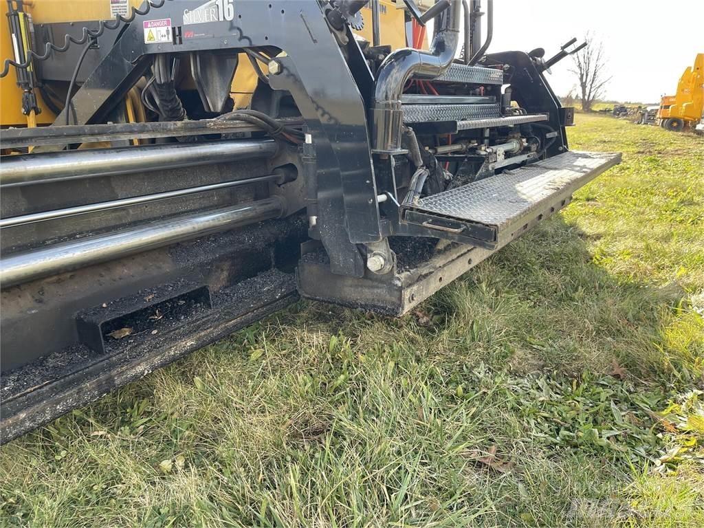 Mauldin 1750C Asphalt pavers