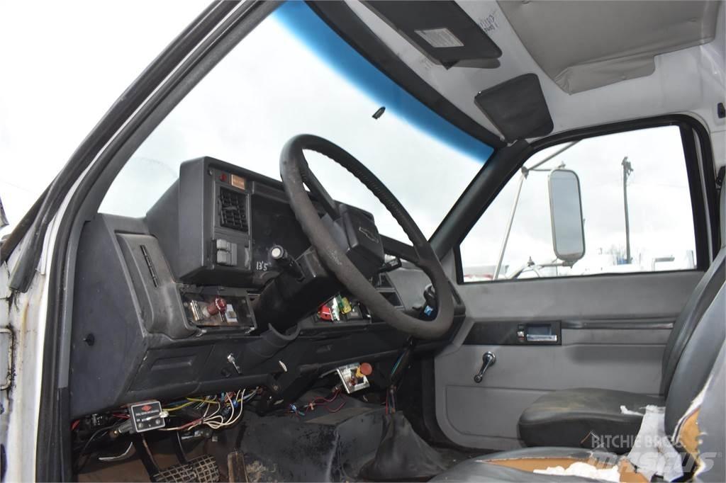 National 446A Crane trucks