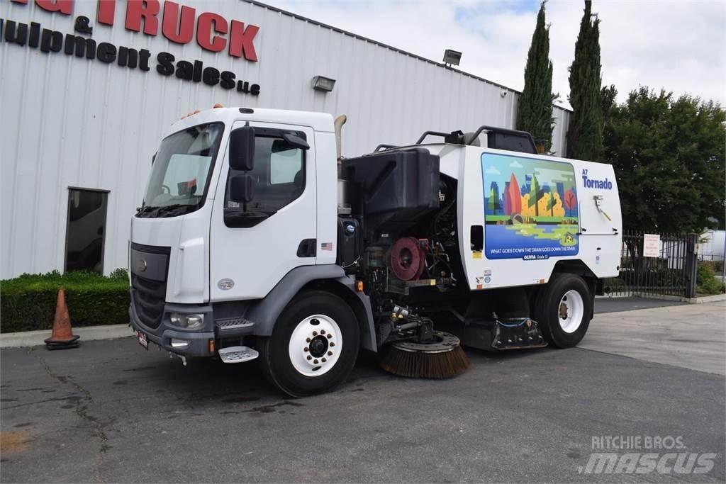 Peterbilt 220 Sweeper trucks