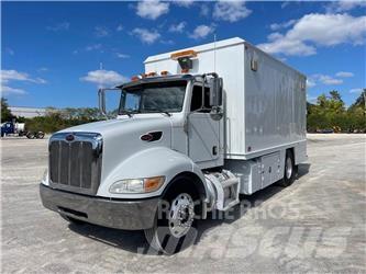 Peterbilt 335 Construction - Others