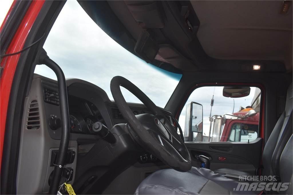 Peterbilt 567 Tipper trucks